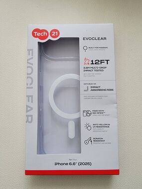 tech21 EvoClear Clear MagSafe-Compatible iPhone 6.6" Case - Transparent